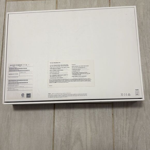 New Apple MacBook Air BOX - Picture 3 of 4